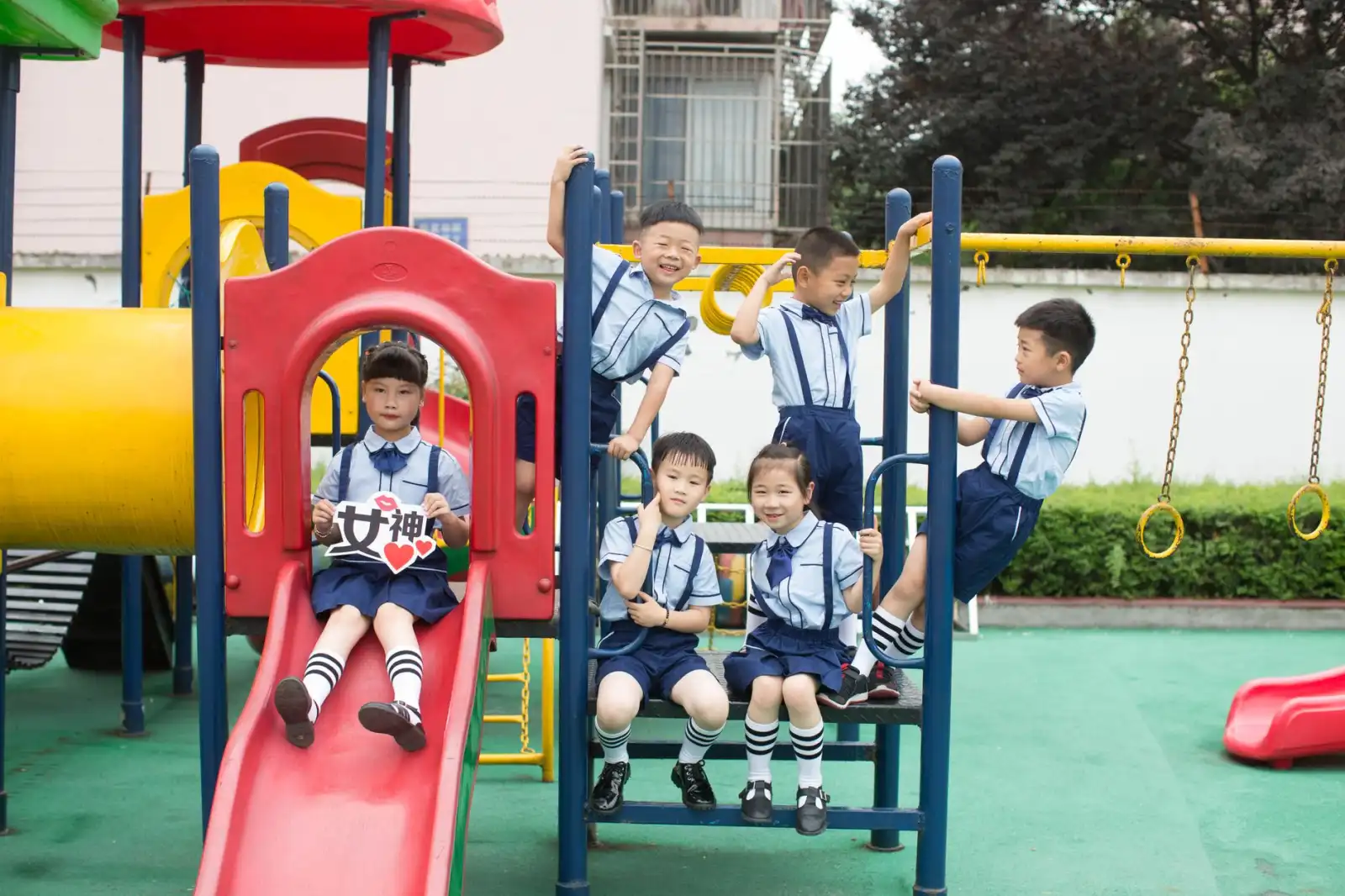 2025年轻消费市场低度酒饮趋势与选品策略分析
