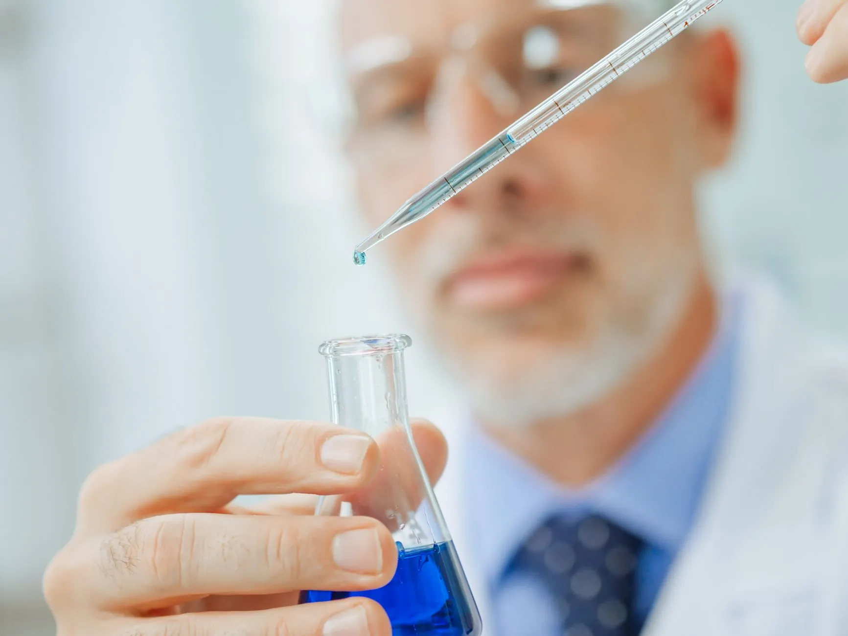 红葡萄酒与白葡萄酒的工艺差异及其对年轻消费者口感偏好的影响