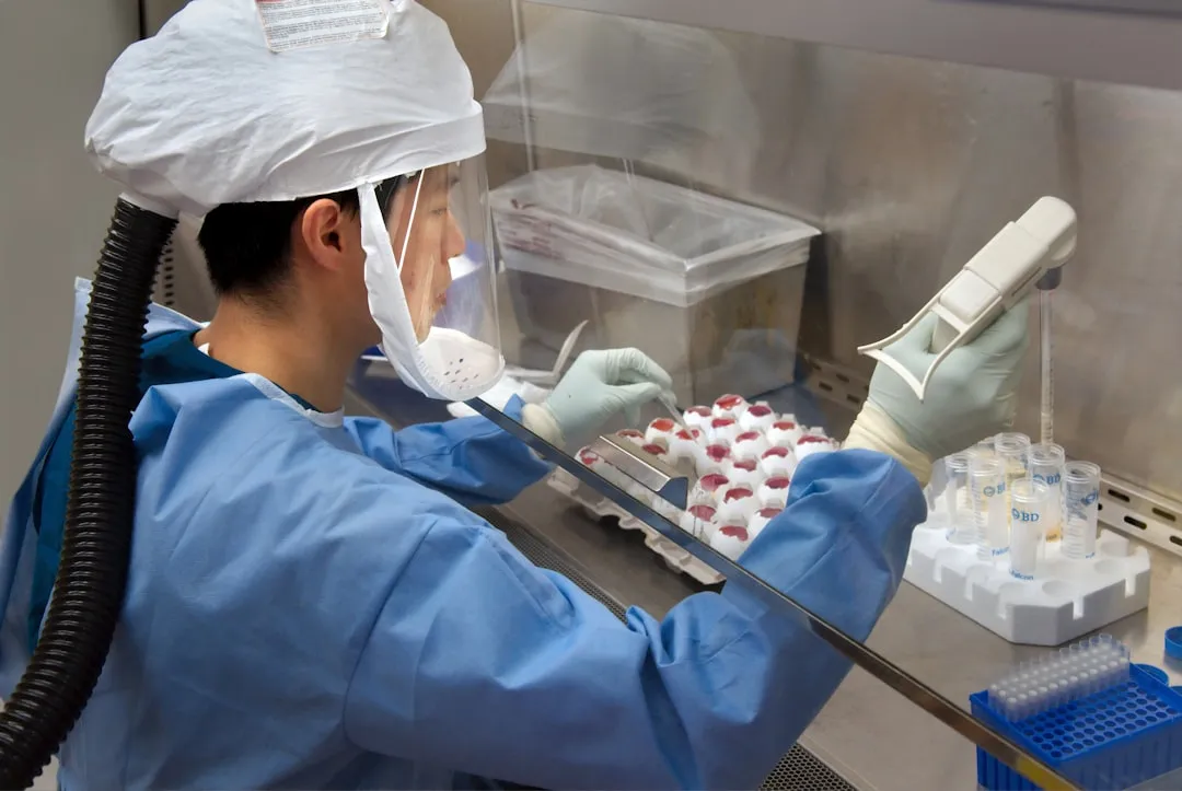 葡萄酒与果酒酿造工艺差异及风味特征对比解析
